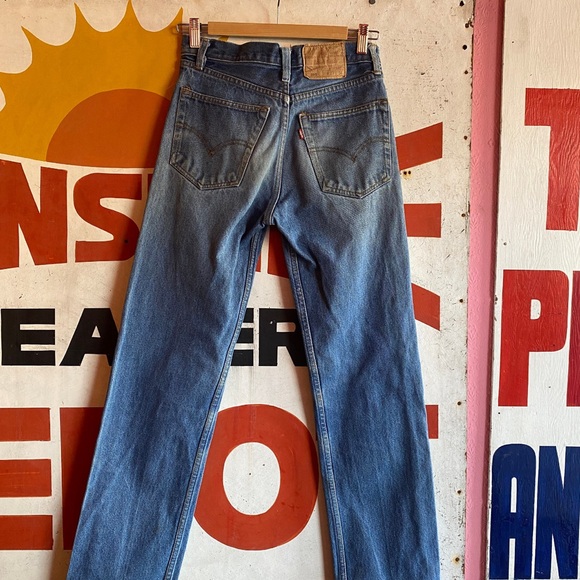 1970s Big E Levi's 505 Made in the USA Jeans 27" x 31" - Picture 5 of 8